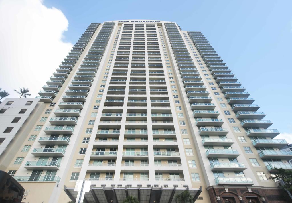 Dharma Home Suites Brickell Miami At One Broadway Exterior photo