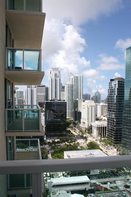 Dharma Home Suites Brickell Miami At One Broadway Exterior photo